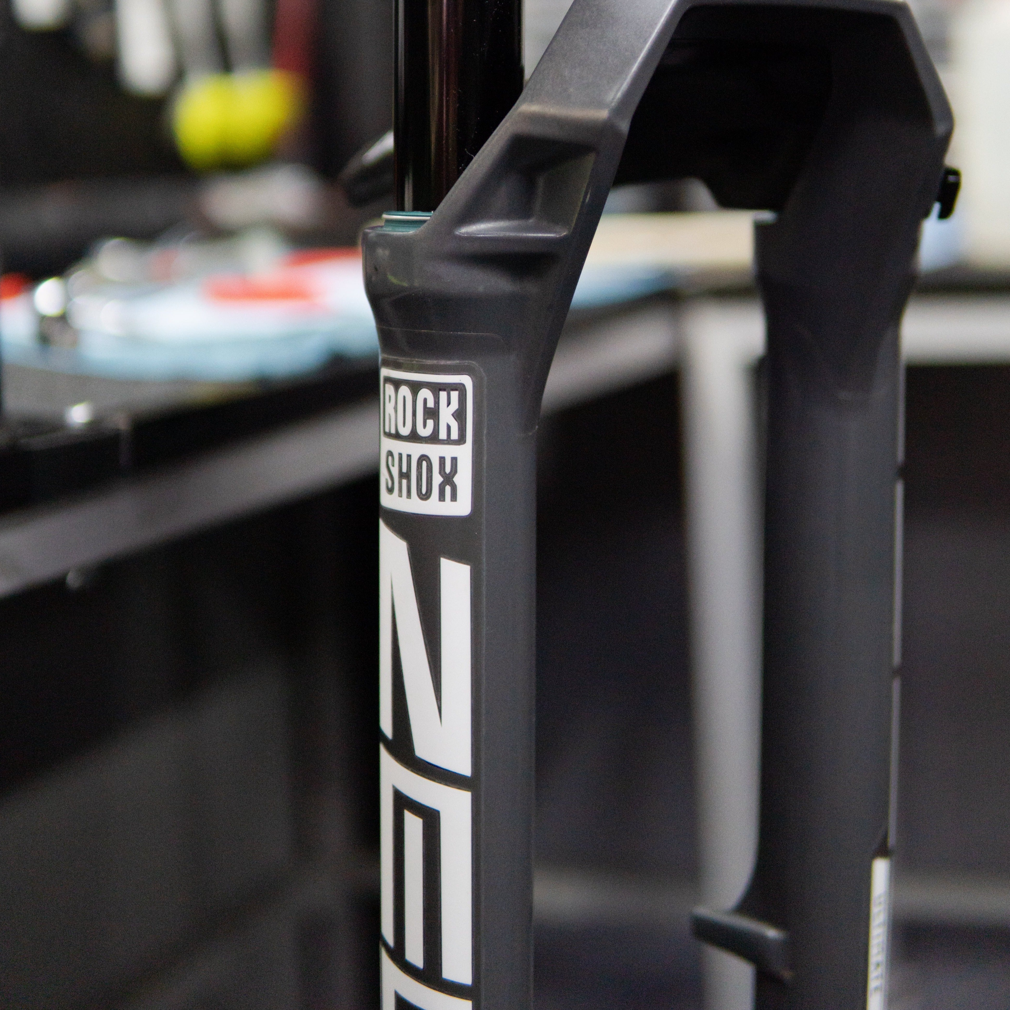 Suspensión Rockshox Zeb Ultimate 2025 charger 3.1 29¨ 160mm Gris